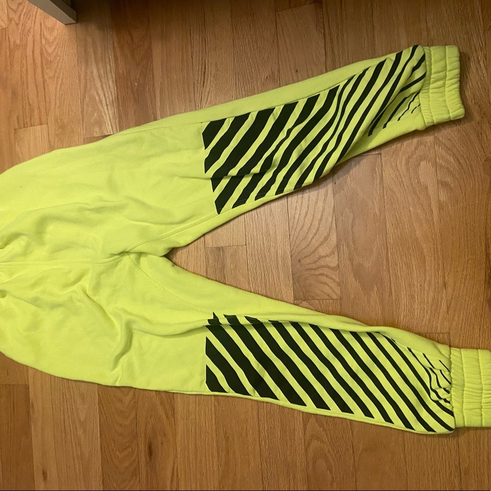 The Arsenale Joggers - Picture 3 of 4